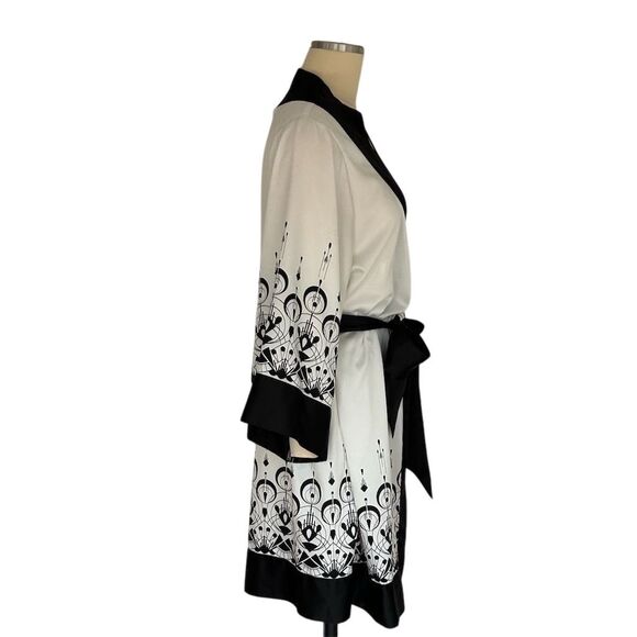 H&M Women's M Black & White Geometric Kimono Robe - Picture 5 of 7